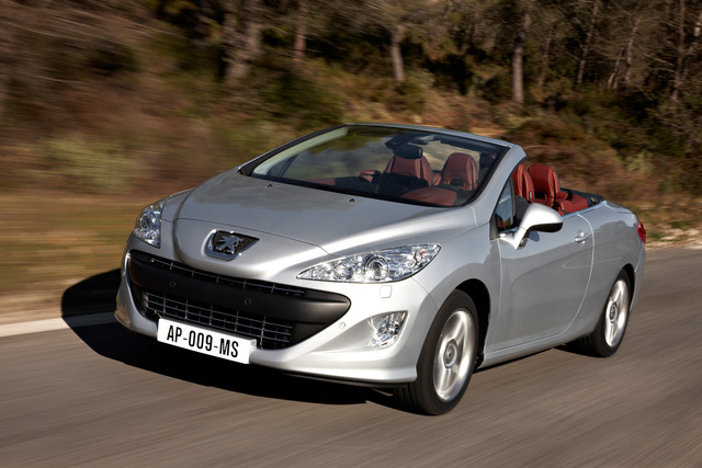 Peugeot 308 5-door exterior restyling