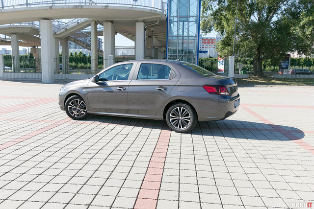 Peugeot 301 exterior restyling
