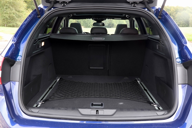 Peugeot 308 SW 4k model