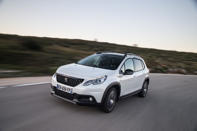 Peugeot 2008 interior photo Peugeot 2008 suv restyling