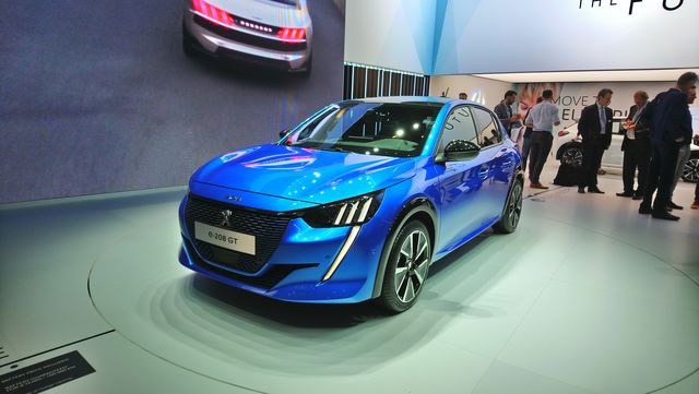 Peugeot 2008 4k big Peugeot 2008 modern photo
