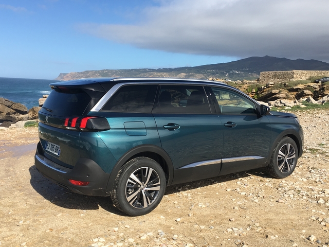 Peugeot 5008 modern photo Peugeot 5008 accessories 2017