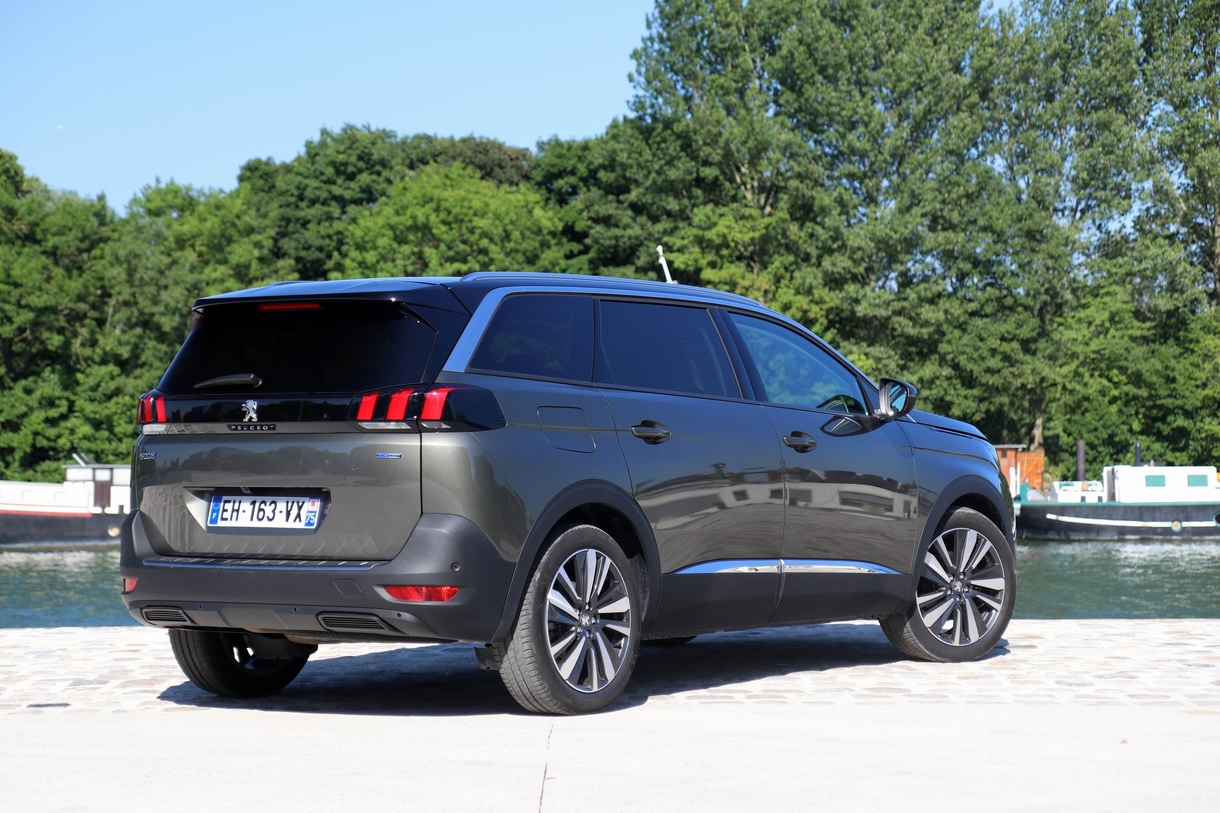 Фото peugeot 5008