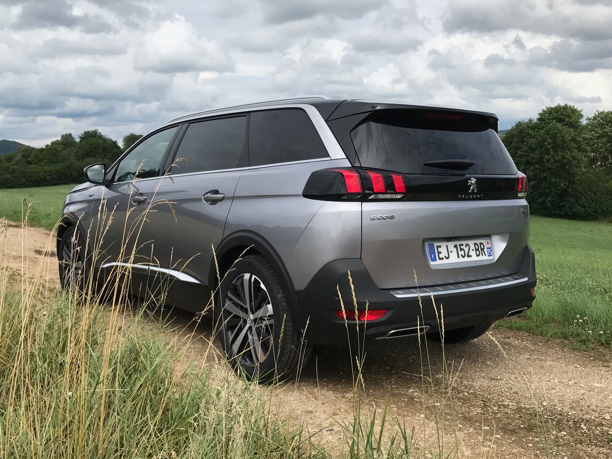 Peugeot 5008 Photos and Specs. Photo: Peugeot 5008 mod big and 26 ...