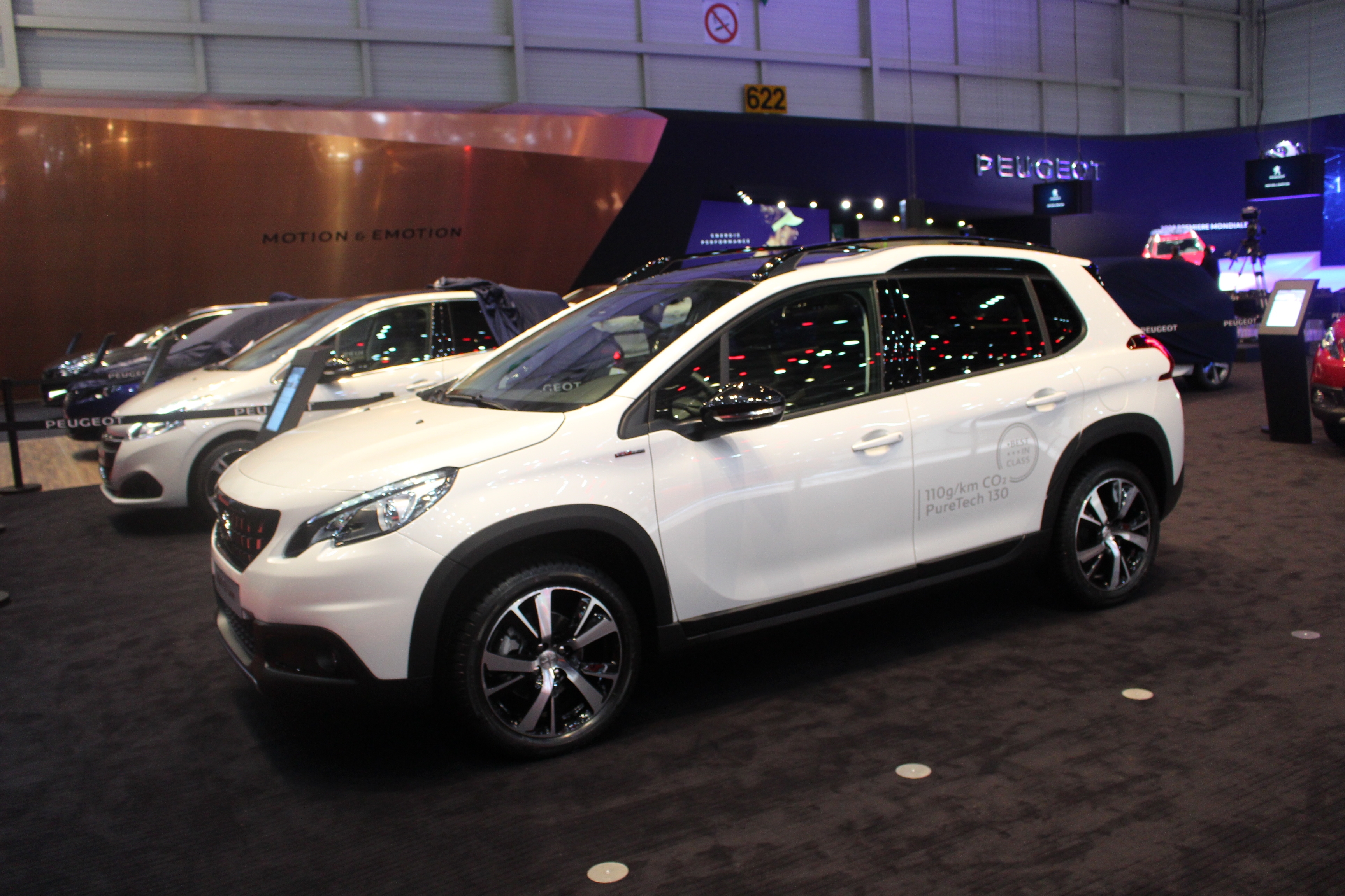Peugeot 2008 interior 2016