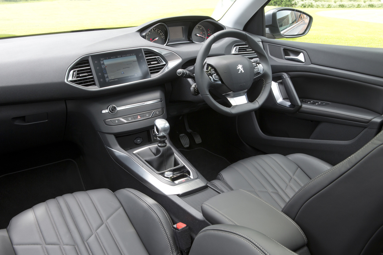 Peugeot 308 GT Photos and Specs. Photo: Peugeot 308 GT interior ...