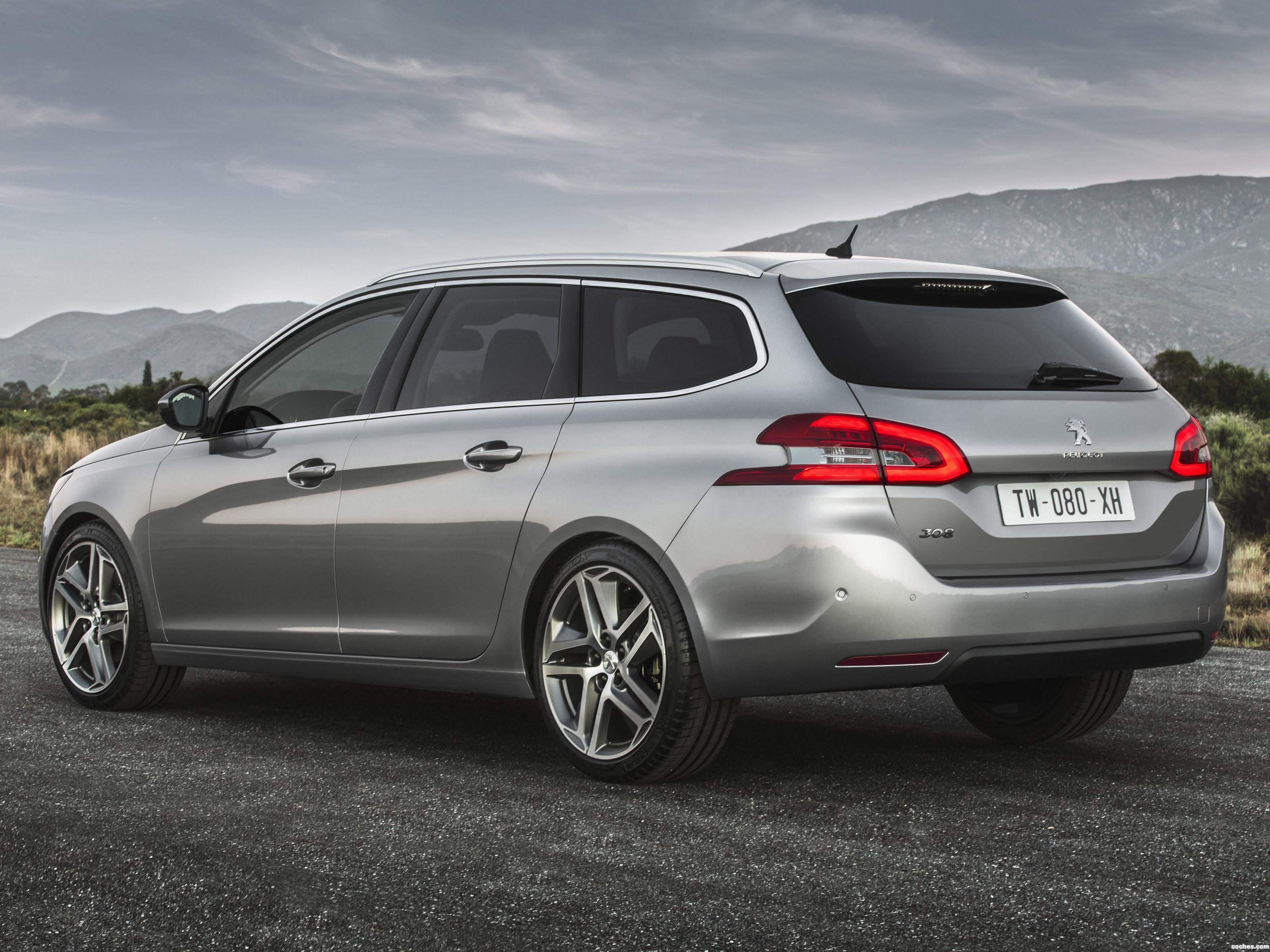 Peugeot 308 SW GT interior specifications