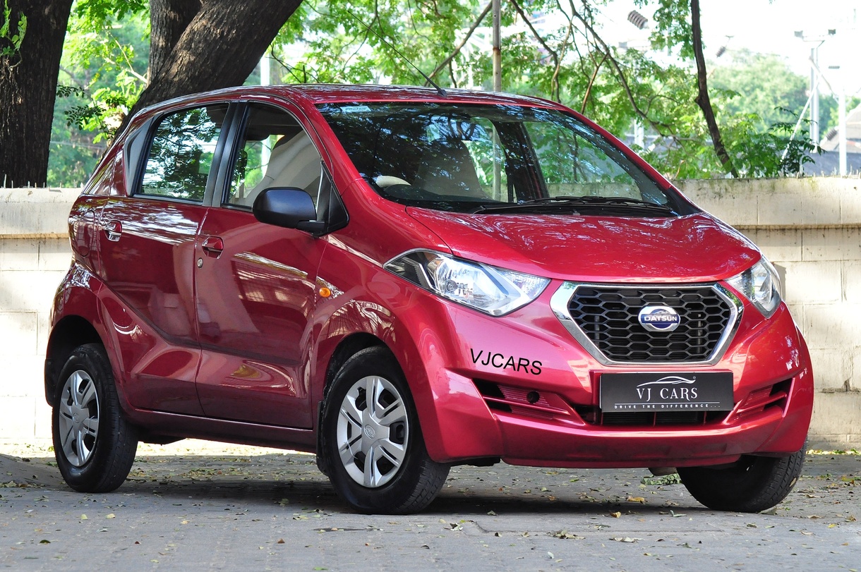 Datsun redi-GO Photos and Specs. Photo: Datsun redi-GO modern model and ...