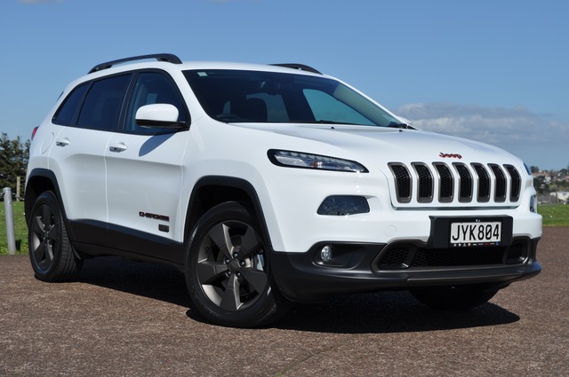Jeep Grand Cherokee reviews big Jeep Grand Cherokee exterior big