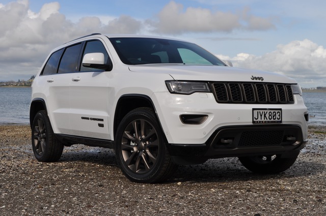 Jeep Grand Cherokee Photos And Specs Photo Jeep Grand Cherokee Exterior Big And 20 Perfect 6007