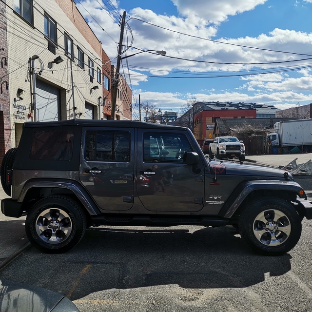Jeep Wrangler Unlimited suv photo