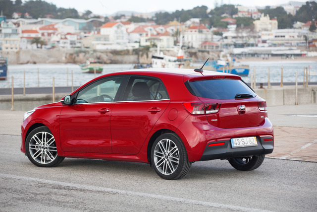 KIA Rio Sedan reviews restyling