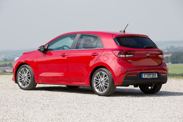 KIA Rio Hatchback Photos, and Specs. 1.2 MT Comfort, 1.4 AT Business, 1 ...