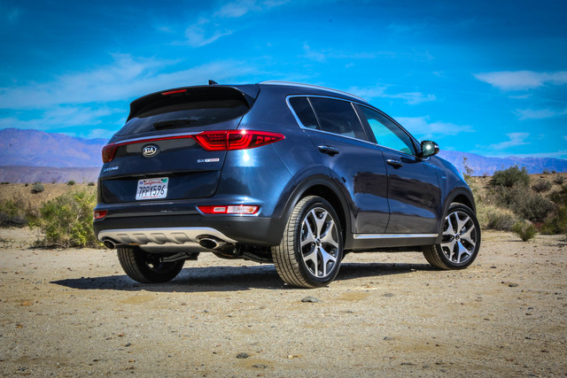 KIA Rio X-Line auto show