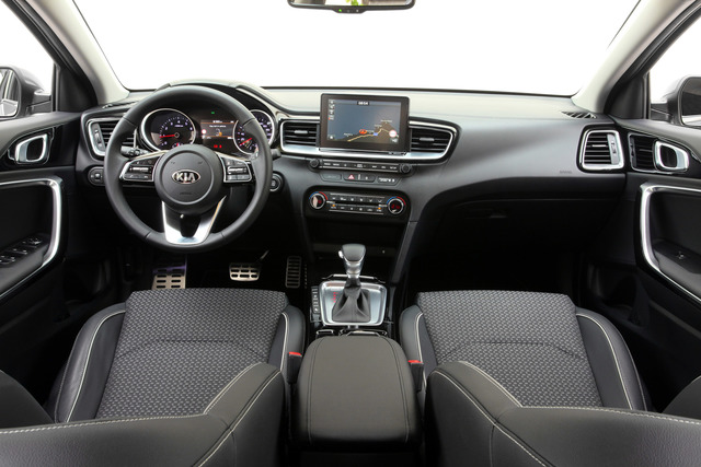 KIA Ceed mod big KIA Ceed interior specifications