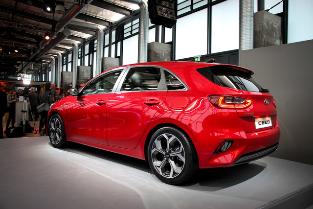 KIA Ceed Photos and Specs. Photo: KIA Ceed reviews 2018 and 42 perfect ...