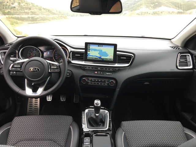 KIA Ceed GT hd model KIA Ceed GT reviews photo