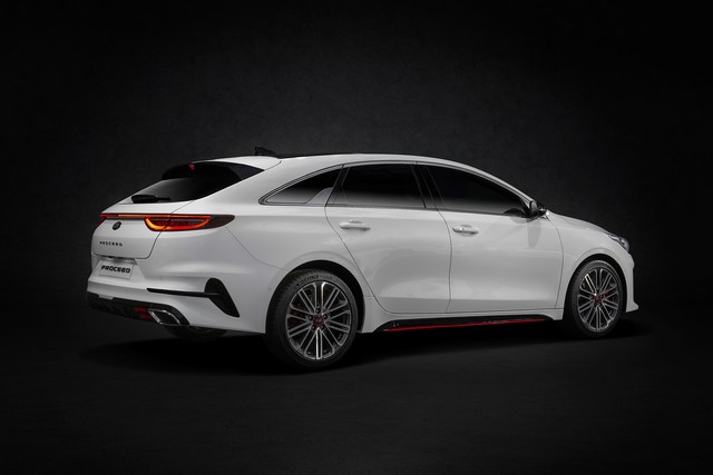 KIA Ceed GT reviews 2018 KIA Ceed GT interior big