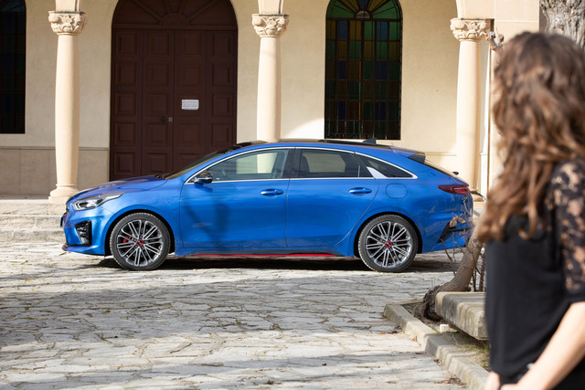 KIA ProCeed GT wagon restyling