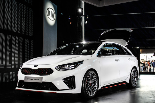 KIA ProCeed GT accessories photo
