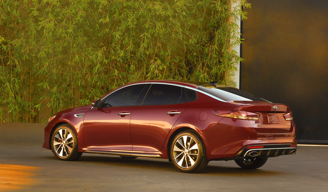 KIA Optima sedan photo KIA Optima 4k restyling