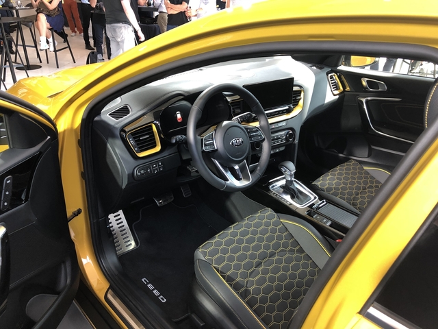 KIA XCeed 4k big KIA XCeed hd photo