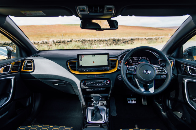 KIA XCeed hatchback model KIA XCeed reviews model