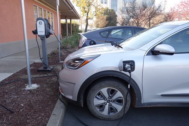 KIA Optima Plug-in Hybrid reviews 2018