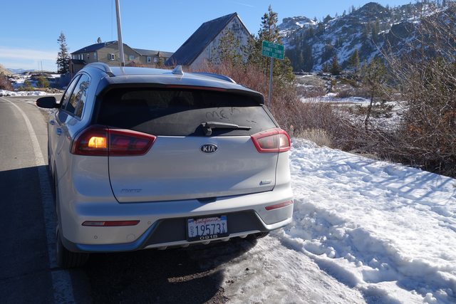 KIA Optima Plug-in Hybrid sedan photo