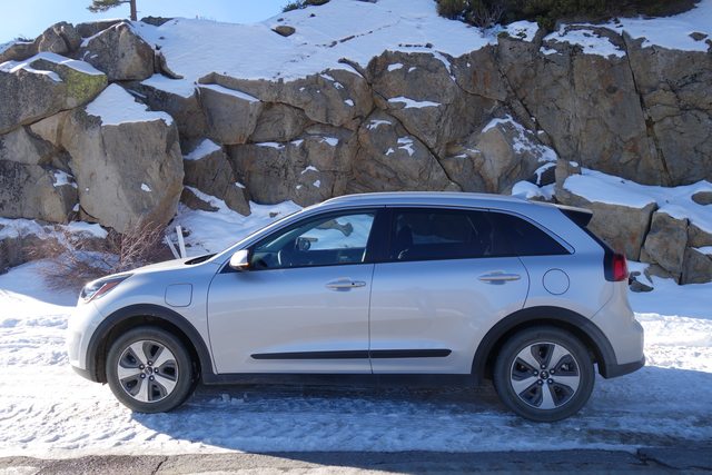 KIA Optima Plug-in Hybrid sedan photo