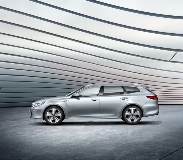 KIA Optima SW Plug-in Hybrid wagon restyling