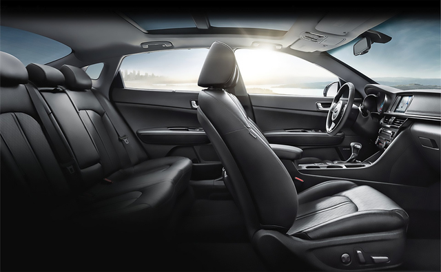 KIA Optima SW Plug-in Hybrid interior big