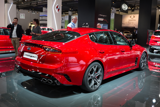 KIA Stinger sedan specifications KIA Stinger interior restyling
