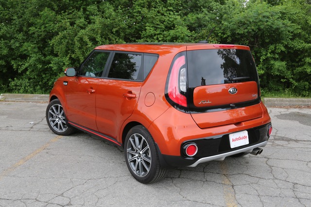 KIA Soul suv photo KIA Soul reviews model