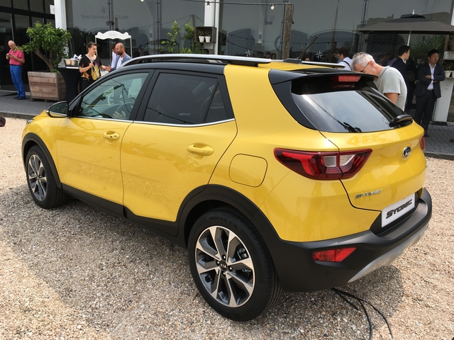 KIA Stonic modern photo KIA Stonic suv big