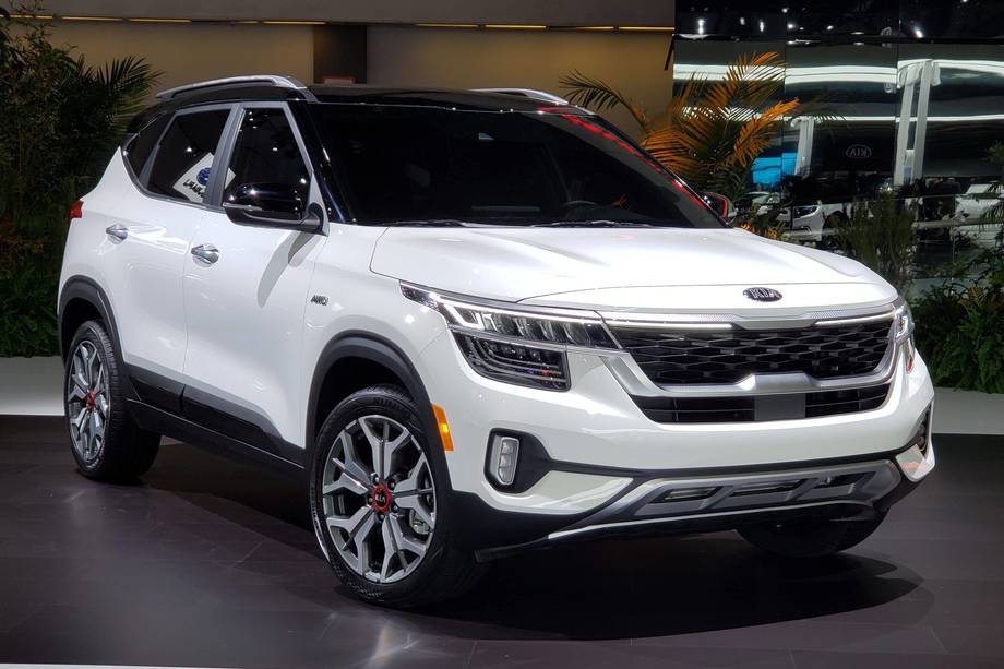 KIA Seltos Photos and Specs. Photo KIA Seltos reviews model and 43