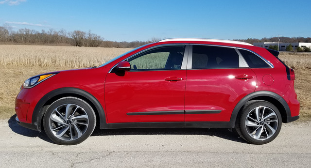 KIA Niro Hybrid modern photo