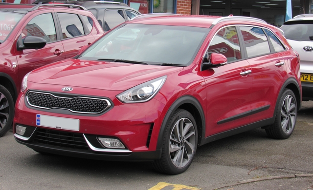 KIA Niro Hybrid Photos and Specs. Photo: KIA Niro Hybrid hd model and ...