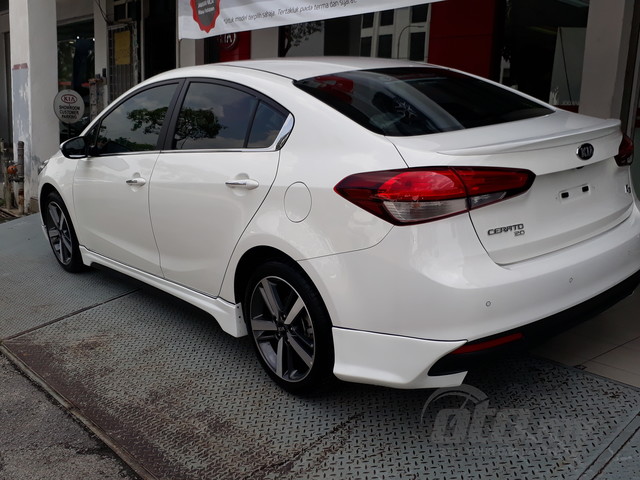 KIA Cerato 4k 2018 KIA Cerato reviews photo