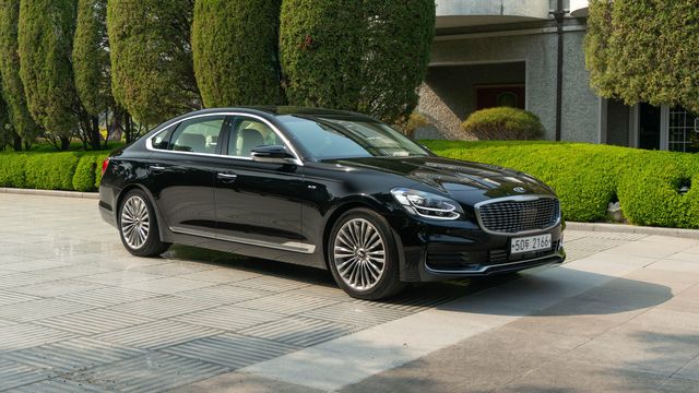 KIA K900 auto show