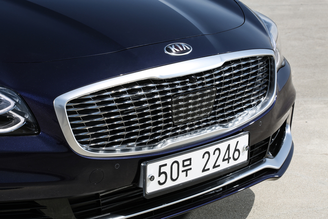 KIA K900 exterior model