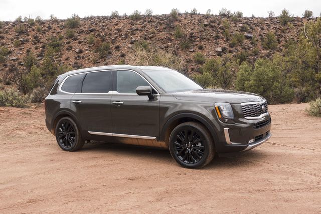 KIA Telluride Photos, and Specs. 3.8 GDI (295 hp) 8-car Sportmatic, 3.8 ...