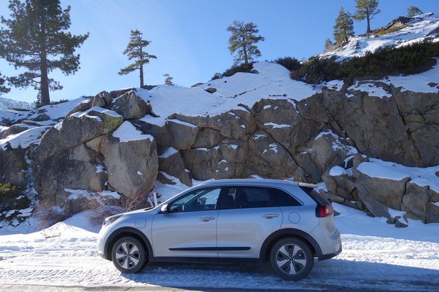 KIA Niro Plug-in Hybrid reviews photo