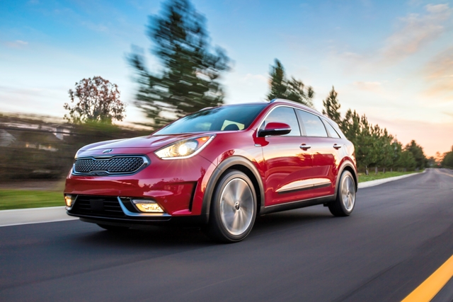 KIA Niro Plug-in Hybrid hd 2016