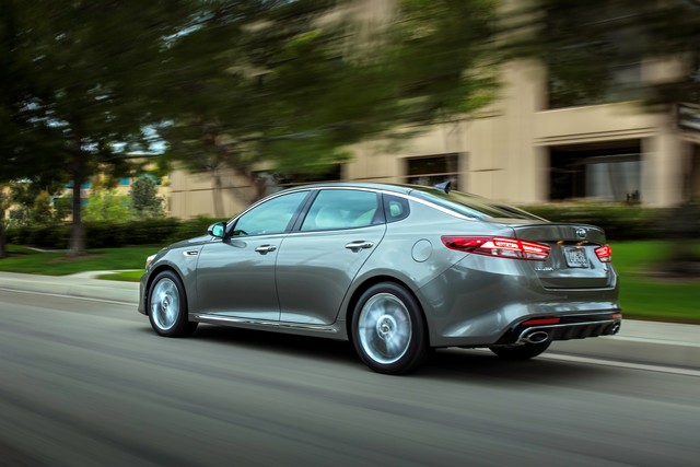 KIA Optima 4k specifications KIA Optima sedan big