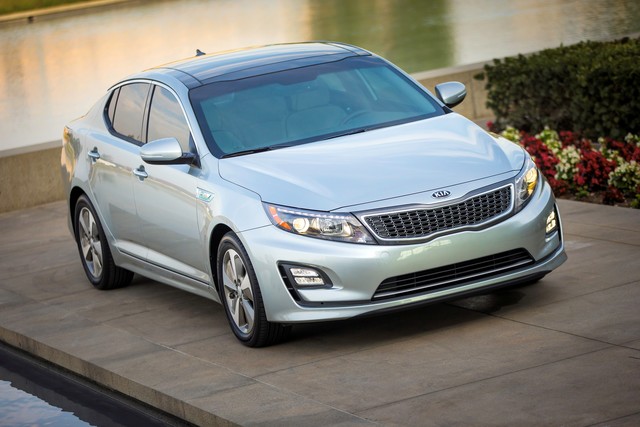 KIA Optima Hybrid Photos and Specs. Photo: KIA Optima Hybrid mod 2017 ...