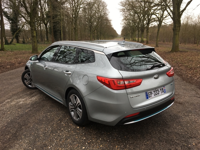 KIA Optima SW 4k specifications KIA Optima SW 4k 2016