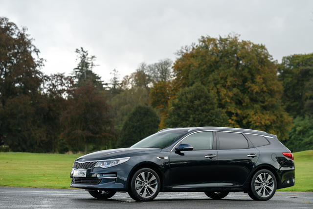 KIA Optima SW wagon specifications KIA Optima SW reviews specifications