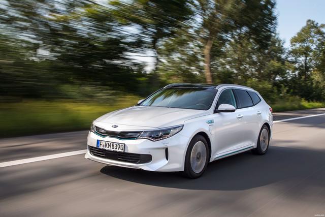 KIA Optima SW Plug-in Hybrid exterior big