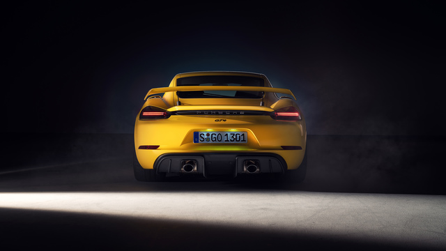 Porsche 718 Cayman GT4 reviews photo